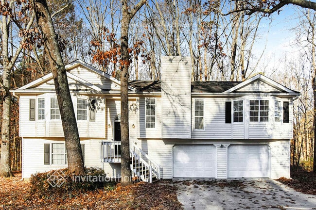 property at 2290 Castle Royale Dr