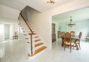 27 Woods Ln in Scarsdale, NY - Building Photo - Building Photo