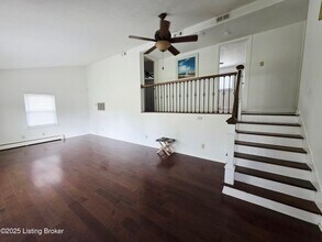 6809 Shareith Dr in Louisville, KY - Building Photo - Building Photo