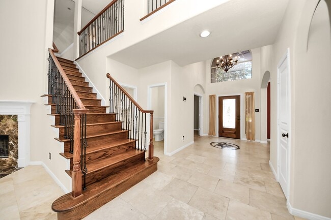 property at 2218 Longspur Ln