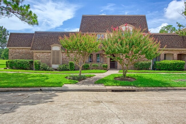 2621 Yorktown Ln