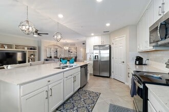 10805 Tarflower Dr in Venice, FL - Foto de edificio - Building Photo