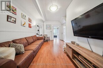 282 Ossington Ave in Toronto, ON - Building Photo - Building Photo