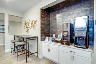 Novo in Richfield, MN - Foto de edificio - Interior Photo