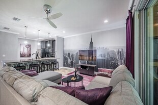 8303 Pine River Rd in Tampa, FL - Building Photo