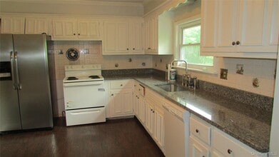 19 Fenmore Dr in Wappingers Falls, NY - Building Photo - Building Photo