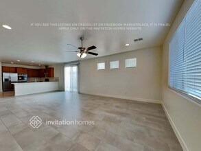 16513 S 10th St in Phoenix, AZ - Foto de edificio - Building Photo