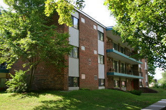 Whitmore Court Apartments in Saratoga Springs, NY - Building Photo