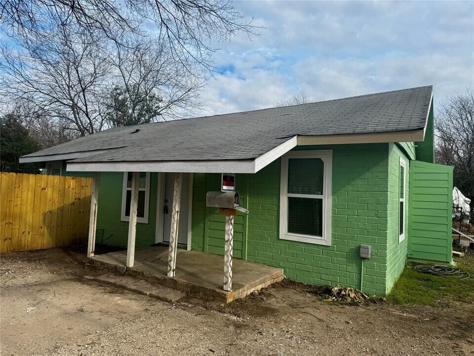 206 W N Loop Blvd in Austin, TX - Building Photo