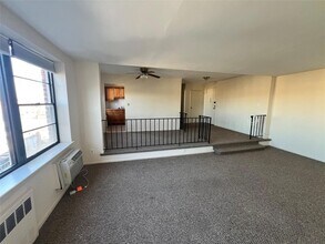 190 1st St, Unit 5 in Mineola, NY - Building Photo - Building Photo