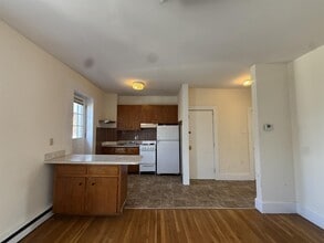 43 Bow St, Unit #3 in Somerville, MA - Foto de edificio - Building Photo