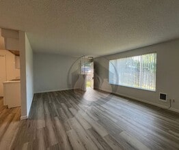 4871 Elkhorn Dr SE in Salem, OR - Building Photo - Building Photo