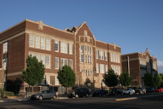100 Broadway Blvd NE in Albuquerque, NM - Foto de edificio - Building Photo