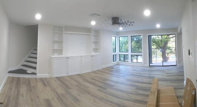 property at 1106 W 6th St