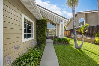 6718 Vanderbilt Plz in Rancho Cucamonga, CA - Building Photo - Building Photo