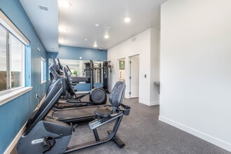 Hidden Valley Stables in Sioux Falls, SD - Foto de edificio - Building Photo