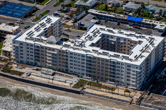 Triton Cay - Daytona in Daytona Beach, FL - Foto de edificio - Building Photo