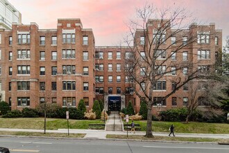 Tilden Court in Washington, DC - Foto de edificio - Building Photo