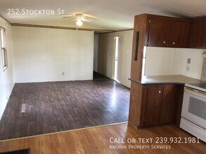 252 Stockton St in North Fort Myers, FL - Building Photo - Building Photo