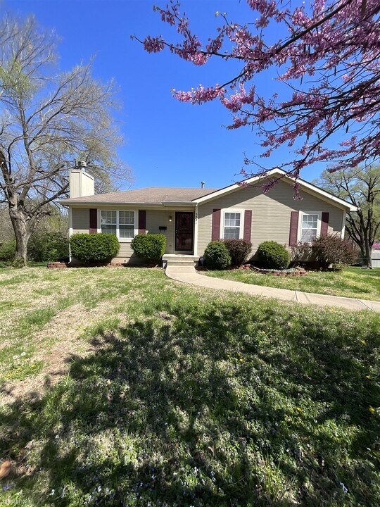5521 Woodson Rd Photo