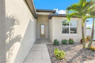 602 SE 22nd Terrace in Cape Coral, FL - Building Photo - Building Photo