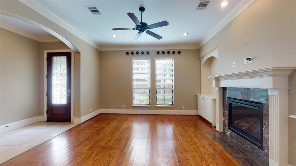 3102 Fairdale Oaks E in Houston, TX - Building Photo