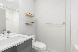 3078 SW Avalon Way in Seattle, WA - Building Photo - Building Photo