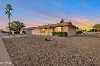 9822 W Silver Bell Dr in Sun City, AZ - Building Photo - Building Photo