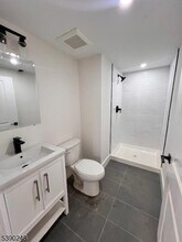 275 Valley Rd in Clark, NJ - Building Photo - Building Photo