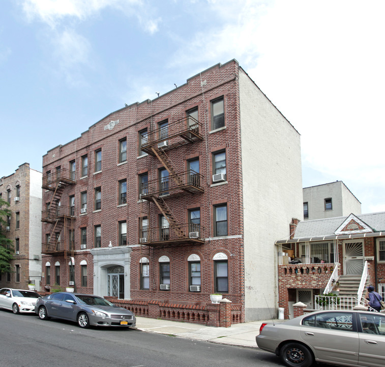 Rez Court in Brooklyn, NY - Foto de edificio