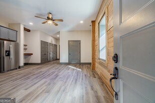 34 Depot St in Hartwell, GA - Building Photo