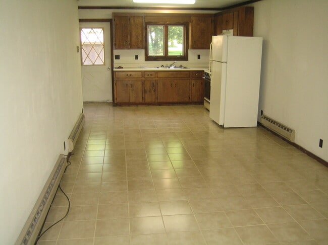 6 Pine St, Unit A in Phoenix, NY - Building Photo - Building Photo