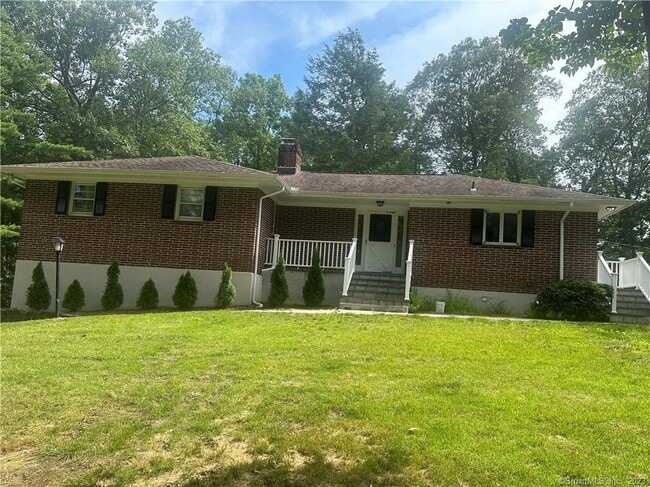 174 Stadley Rough Rd in Danbury, CT - Building Photo - Building Photo