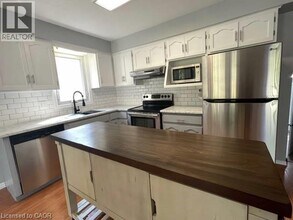 214 Benesfort Crescent in Kitchener, ON - Building Photo - Building Photo