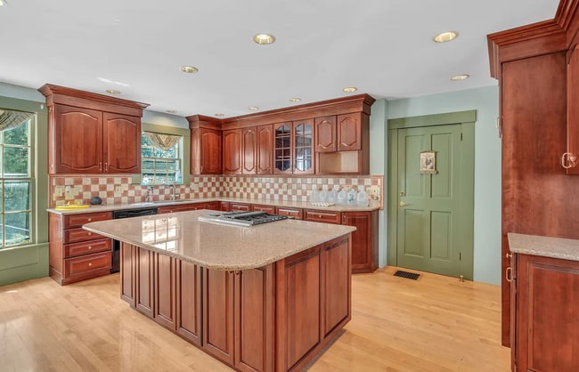 344 Lowell St in Lexington, MA - Building Photo - Building Photo