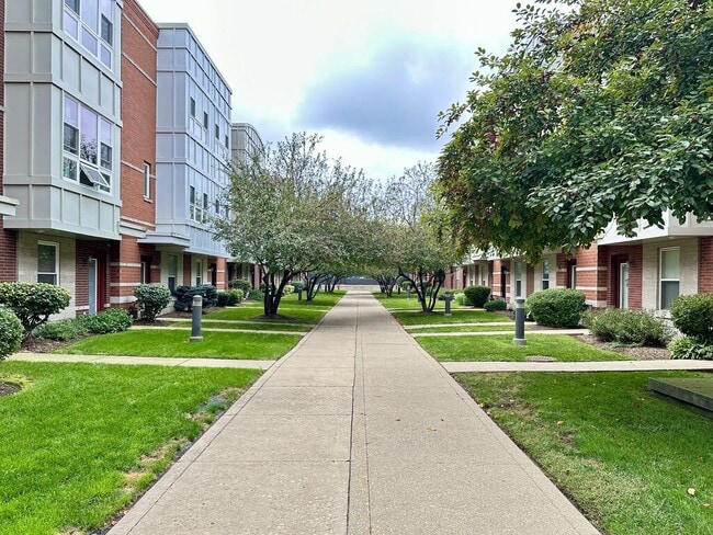 3224 N Kilbourn Ave, Unit 7