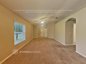 1303 Pasadena Bloom Ln in Ruskin, FL - Foto de edificio - Building Photo