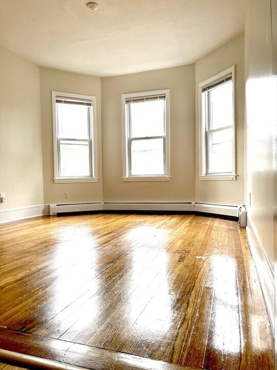 20 Boylston St in Lowell, MA - Building Photo