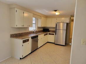 884 Tanager Rd, Unit 06P in Venice, FL - Building Photo - Building Photo