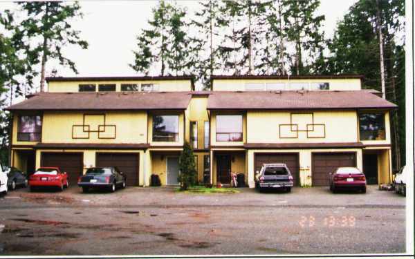 12113 105th Ave. Ct E in Puyallup, WA - Foto de edificio - Building Photo