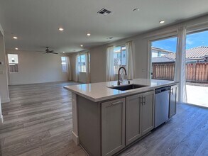 5341 Frisanco Wy in Antioch, CA - Building Photo - Building Photo