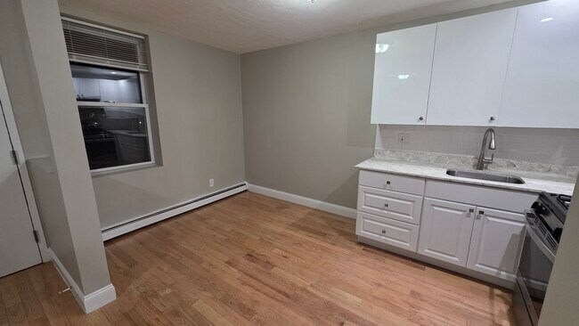 66 Shawmut St, Unit Shawmut in Chelsea, MA - Building Photo - Building Photo