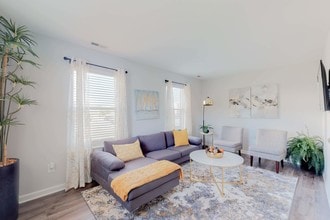 Townes at Heritage Hill in Glen Burnie, MD - Building Photo - Building Photo