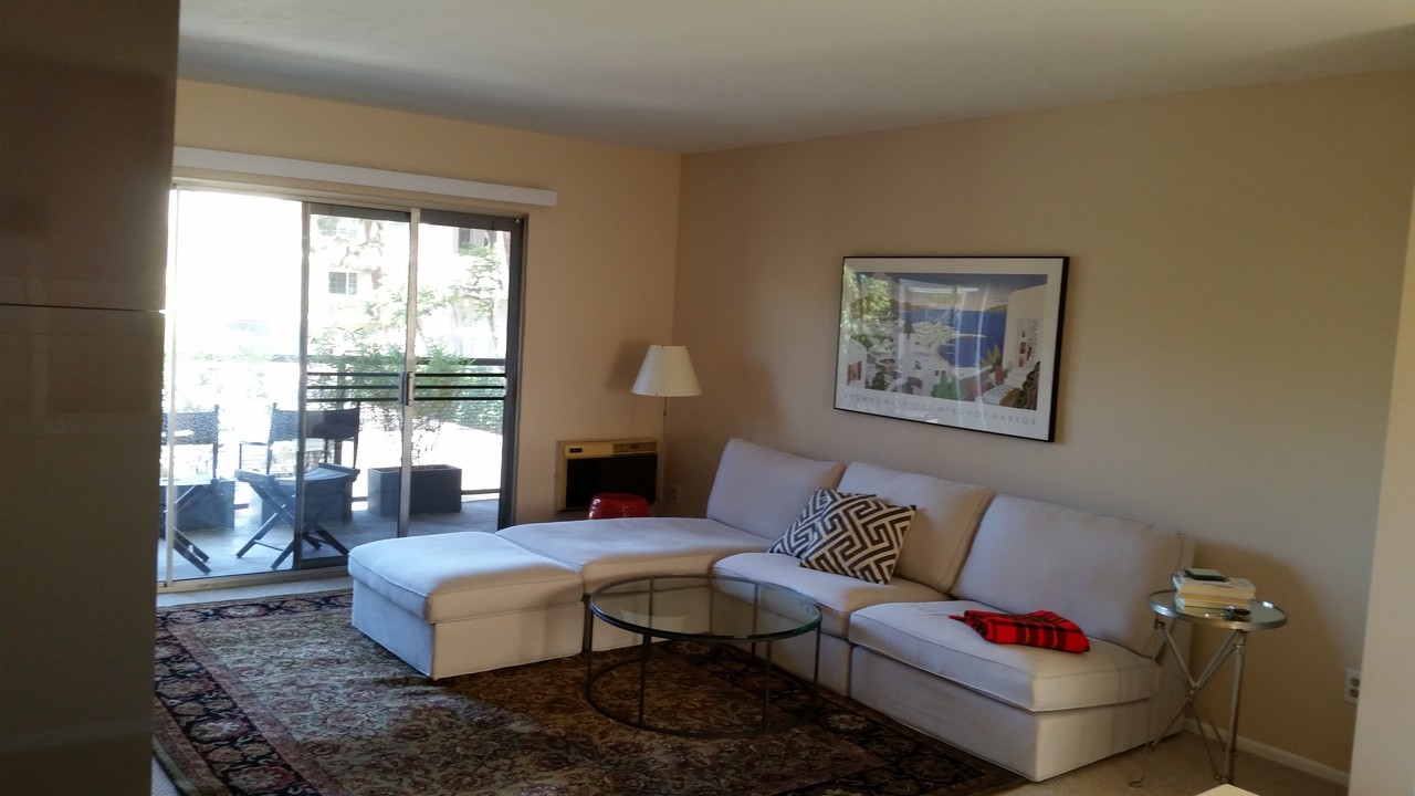 9005 Cynthia St in West Hollywood, CA - Building Photo