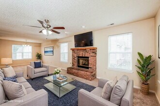 8130 Amble Way, Unit 2 in Indianapolis, IN - Building Photo - Building Photo