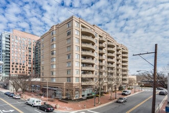 Fairmont Plaza in Bethesda, MD - Building Photo - Building Photo