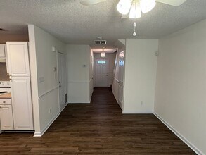 8419 Southgate Commons Dr in Charlotte, NC - Building Photo - Building Photo