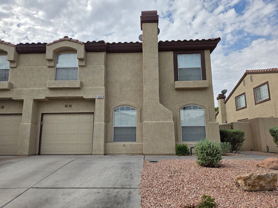 2603 Pebblegold Ave in Henderson, NV - Building Photo
