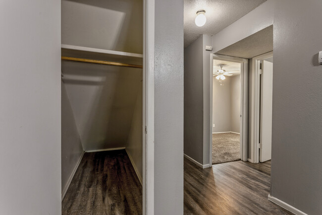 Tanglewood Apartments in Lubbock, TX - Building Photo - Interior Photo