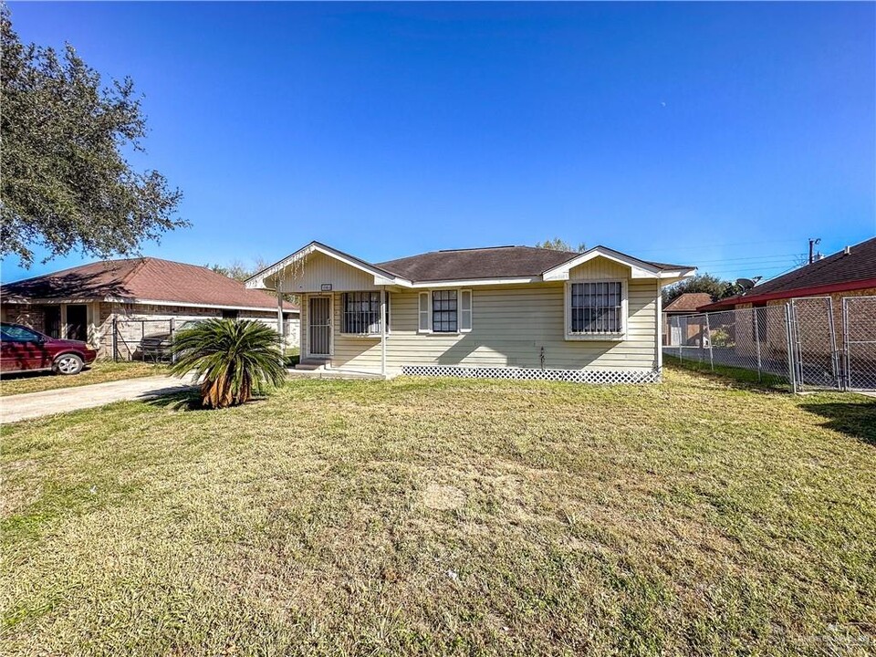 1103 San Cristobal St in San Juan, TX - Building Photo